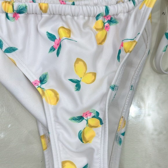 Bikini set - Picture 2 of 2